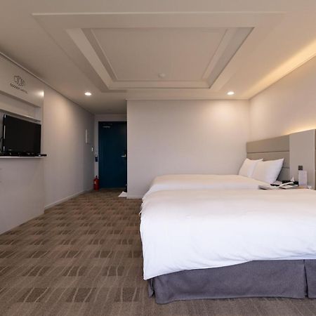 Cocoon Hotel Чеджу Екстериор снимка