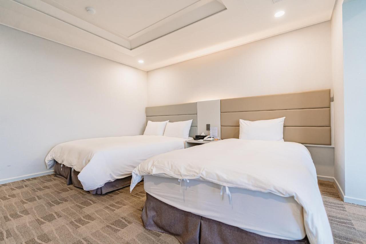Cocoon Hotel Чеджу Екстериор снимка