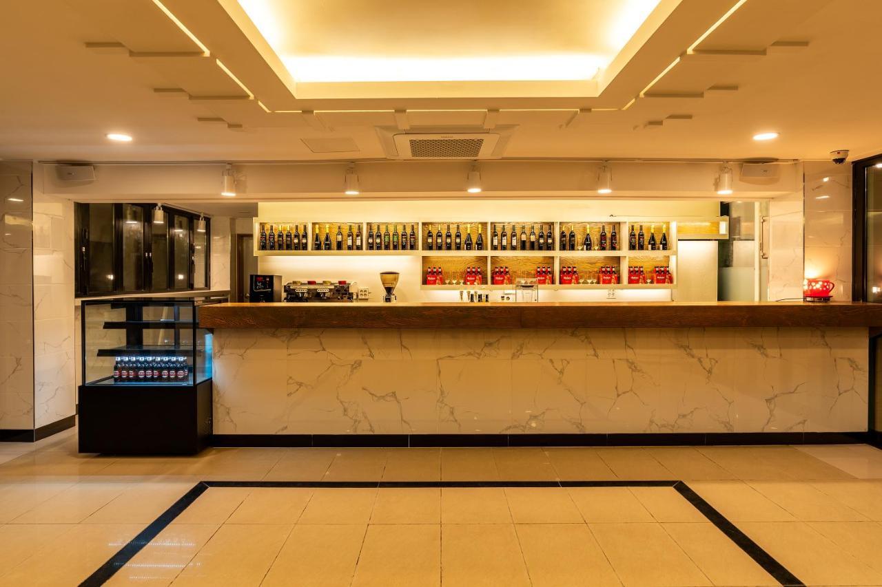 Cocoon Hotel Чеджу Екстериор снимка