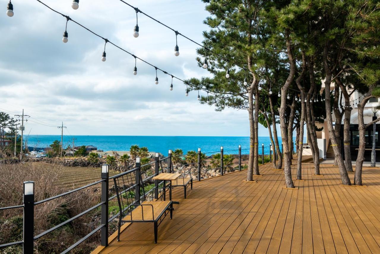 Cocoon Hotel Чеджу Екстериор снимка